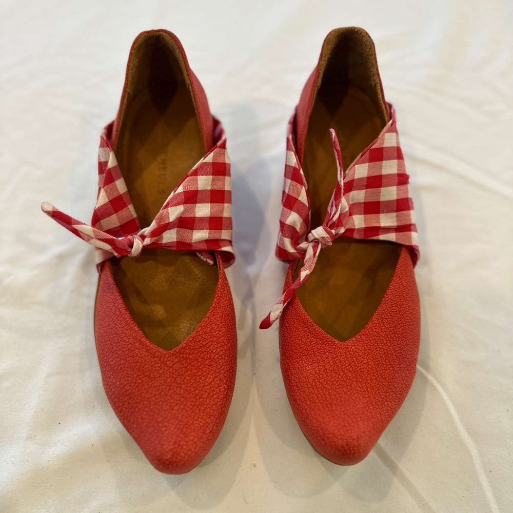 Tracey Neuls picnic pumps